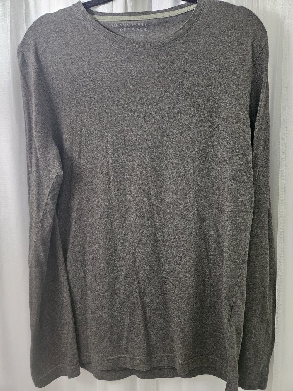Banana Republic Soft Wash Men's Heather Gray/Green Long-Sleeve Crewneck Tee